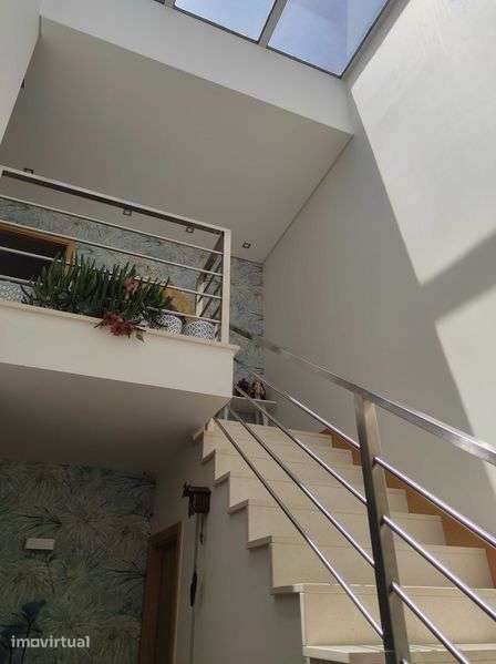 Moradia com piscina e vista mar e serra - Grande imagem: 3/12