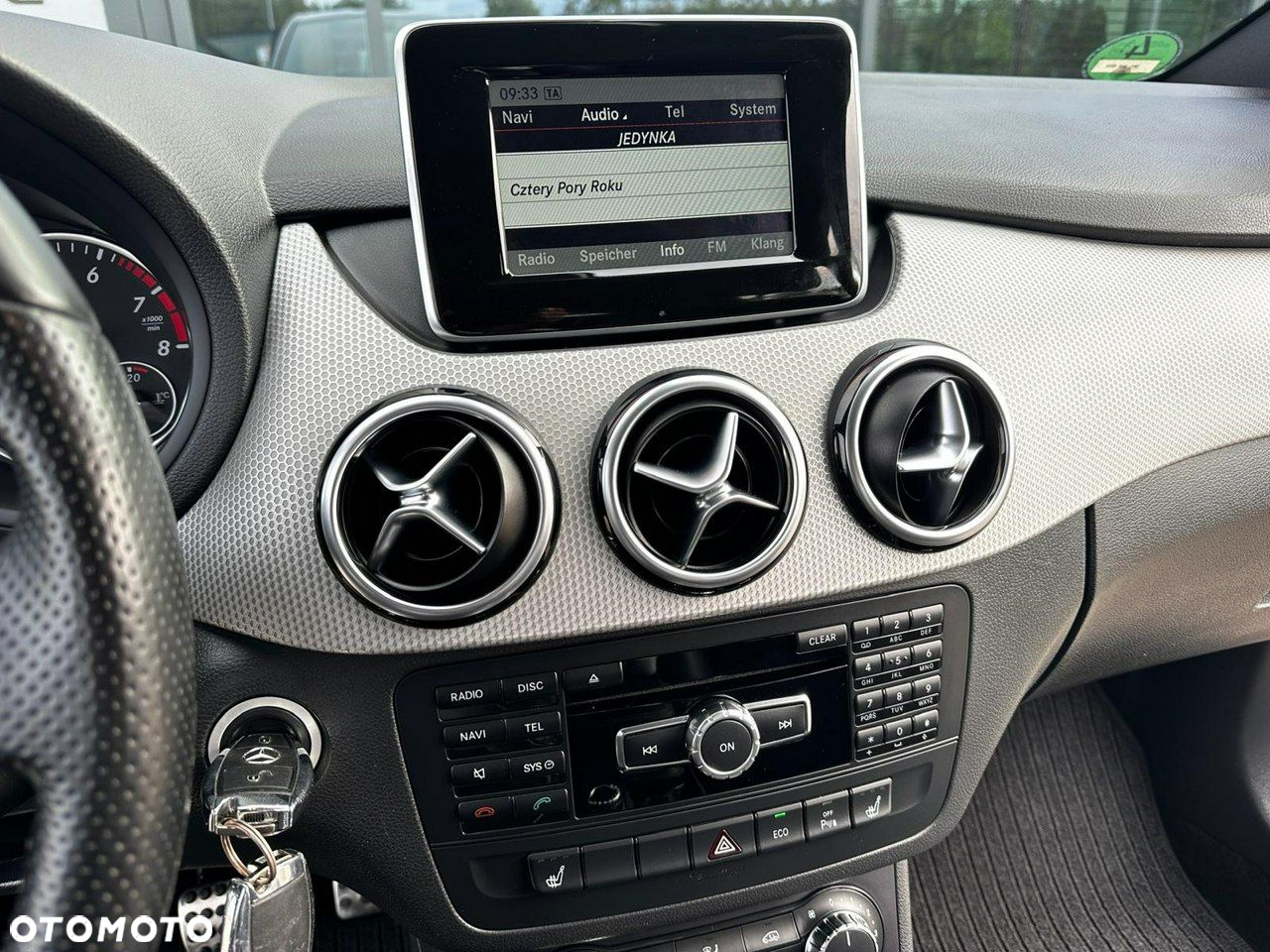 Mercedes-Benz Klasa B 200 UrbanStyle Edition - 23