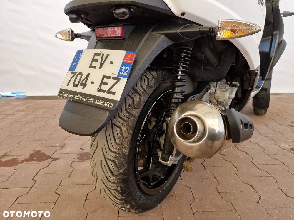 Piaggio MP-3 - 21
