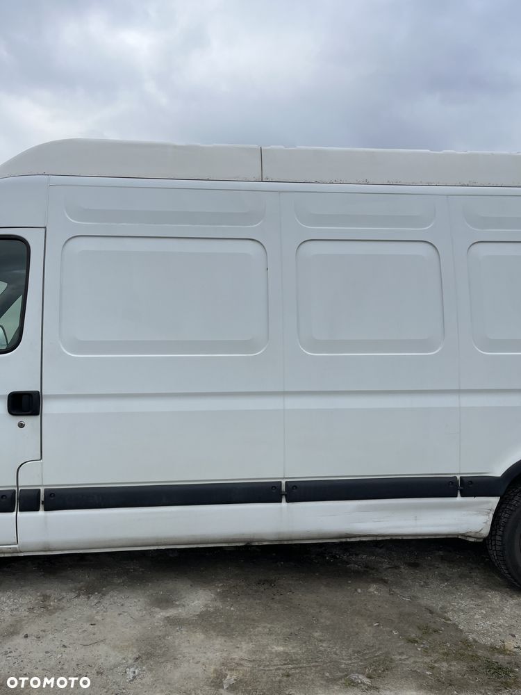 Nissan INTERSTAR - 5