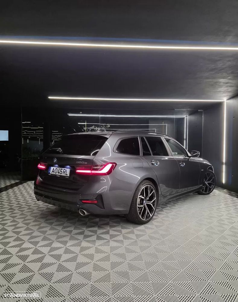 BMW 320 e Line Sport Auto — fotografia 4