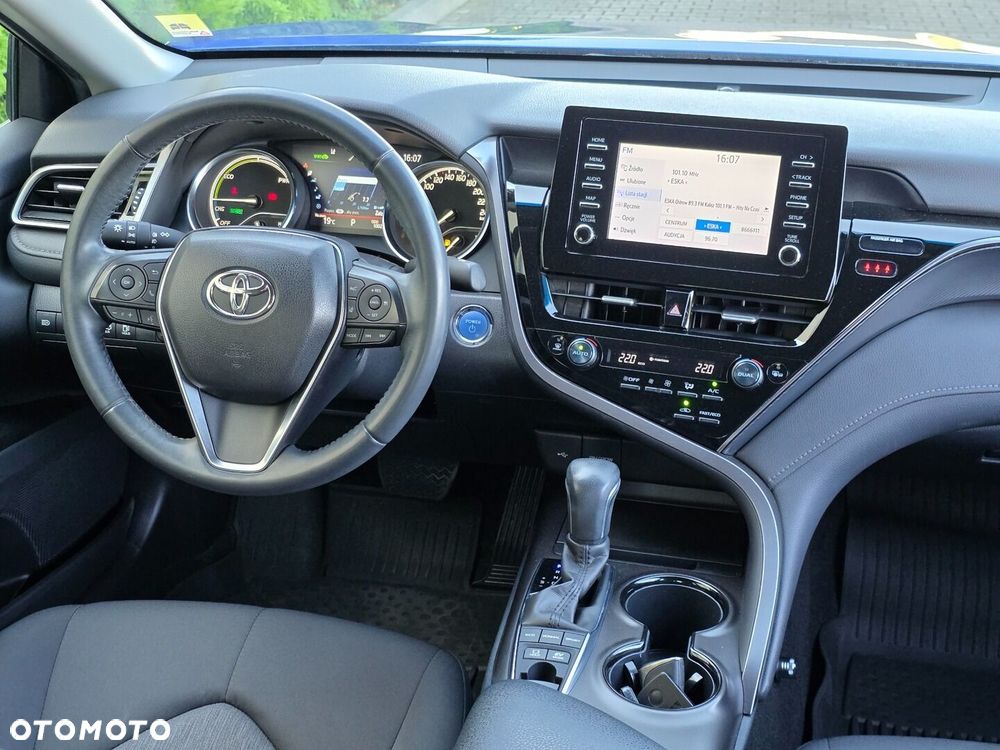Toyota Camry 2.5 Hybrid Comfort CVT - 21