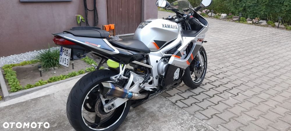 Yamaha R6 - 5