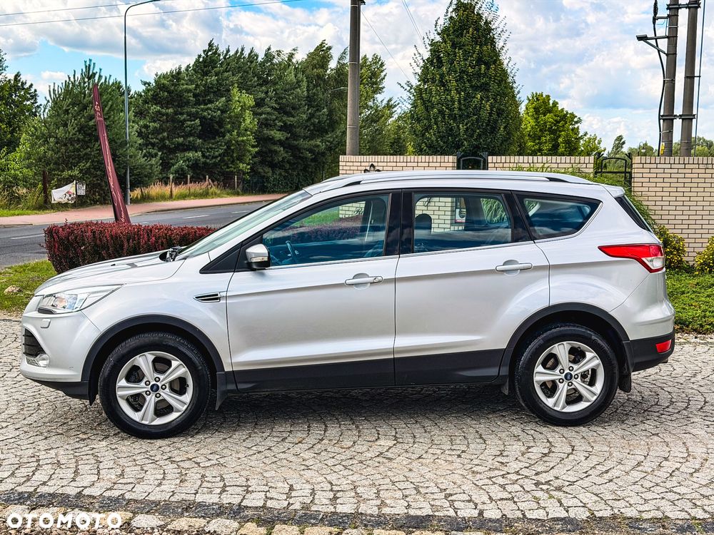 Ford Kuga 1.5 EcoBoost 2x4 Titanium - 4
