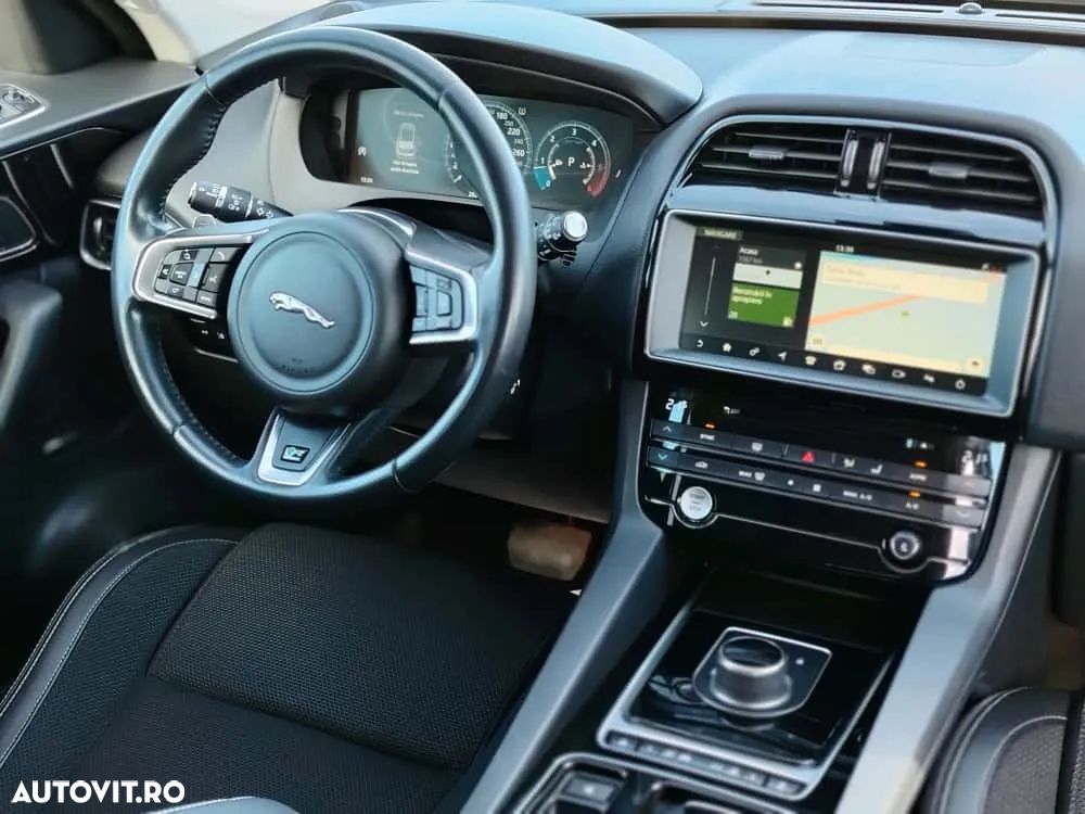 Jaguar F-Pace 20d AWD Aut. R-Sport Ingenium Edition - 2