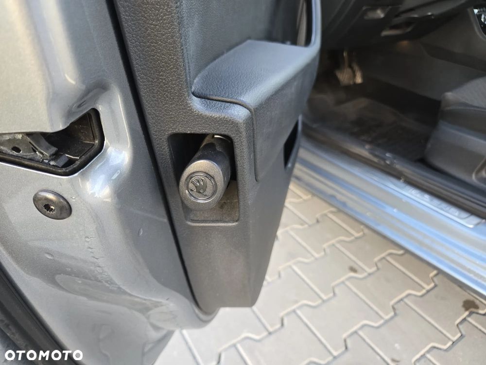 Skoda Superb 2.0 TDI SCR Ambition DSG - 10