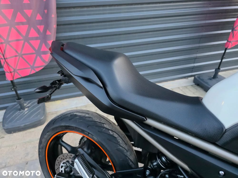 Yamaha XJ - 18