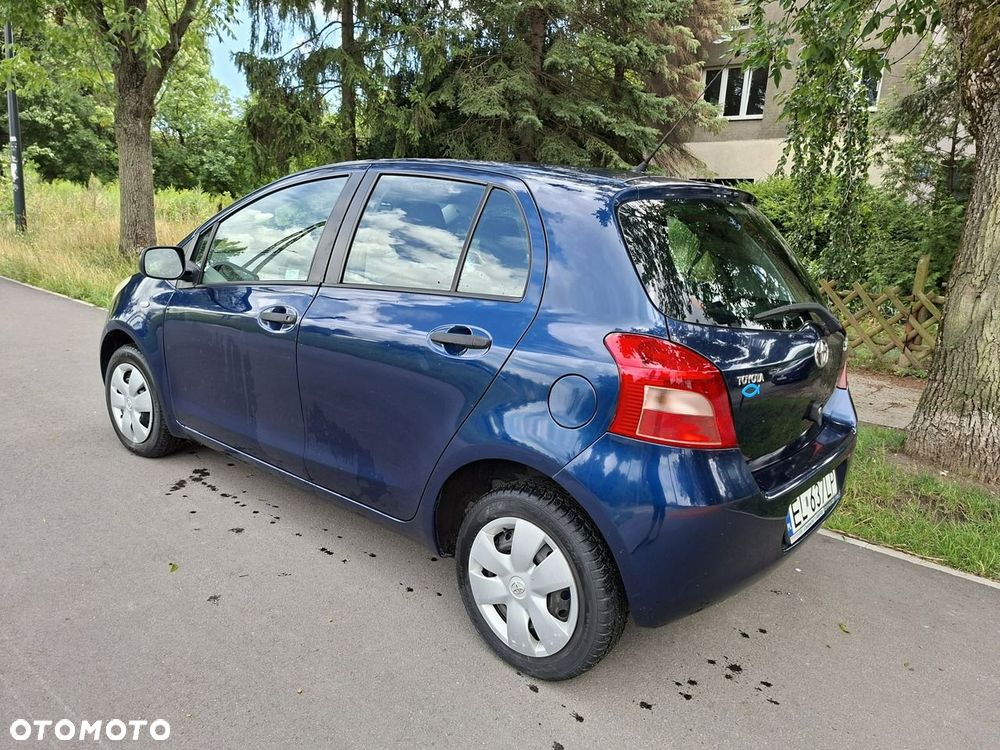Toyota Yaris - 4