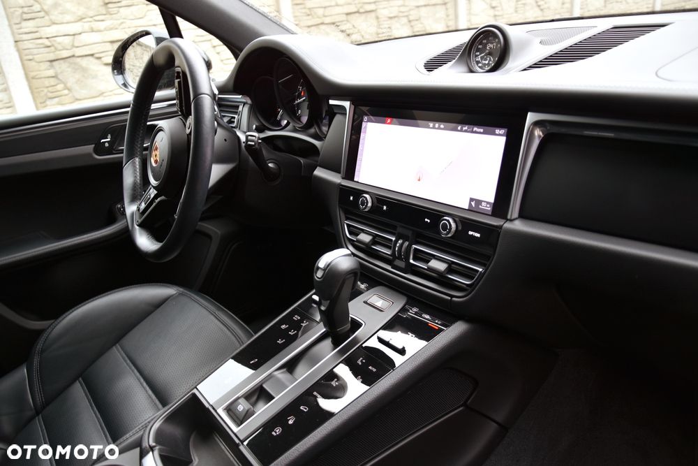 Porsche Macan T - 26