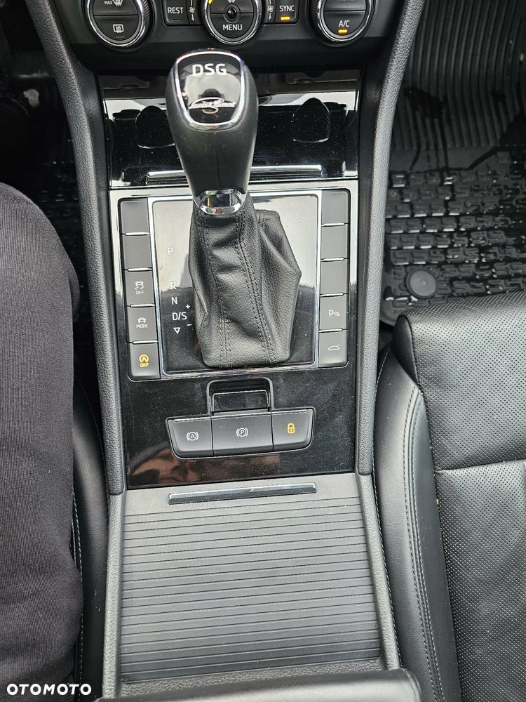 Skoda Superb 2.0 TDI 4x4 L&K DSG - 25