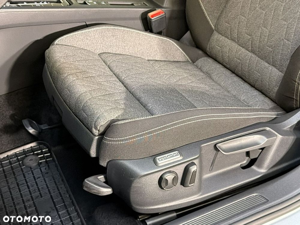 Volkswagen Passat - 10