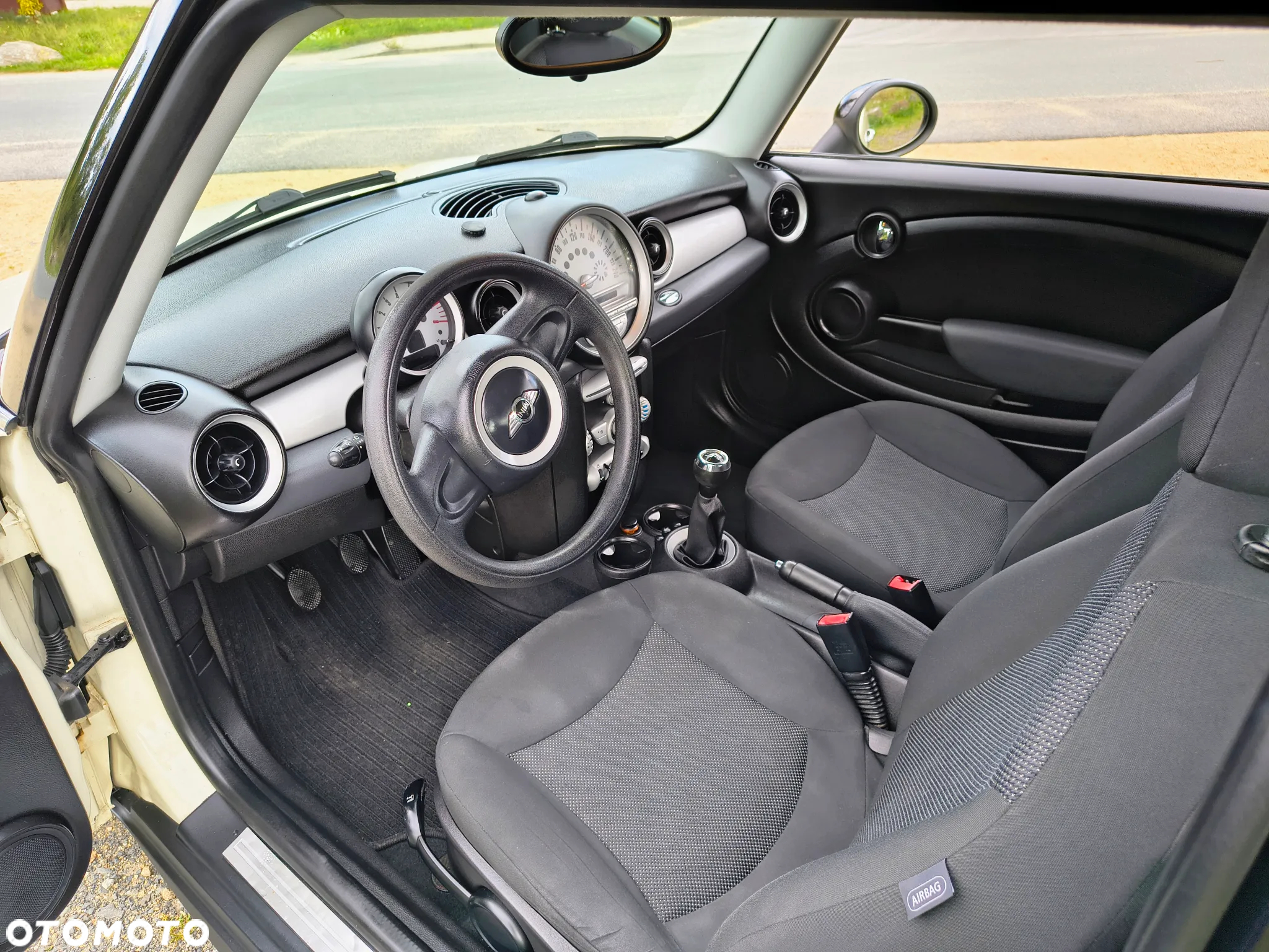 MINI ONE Standard - 8