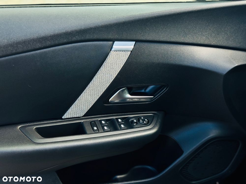 Citroën C4 BlueHDi 130 Stop&Start EAT8 SHINE - 26