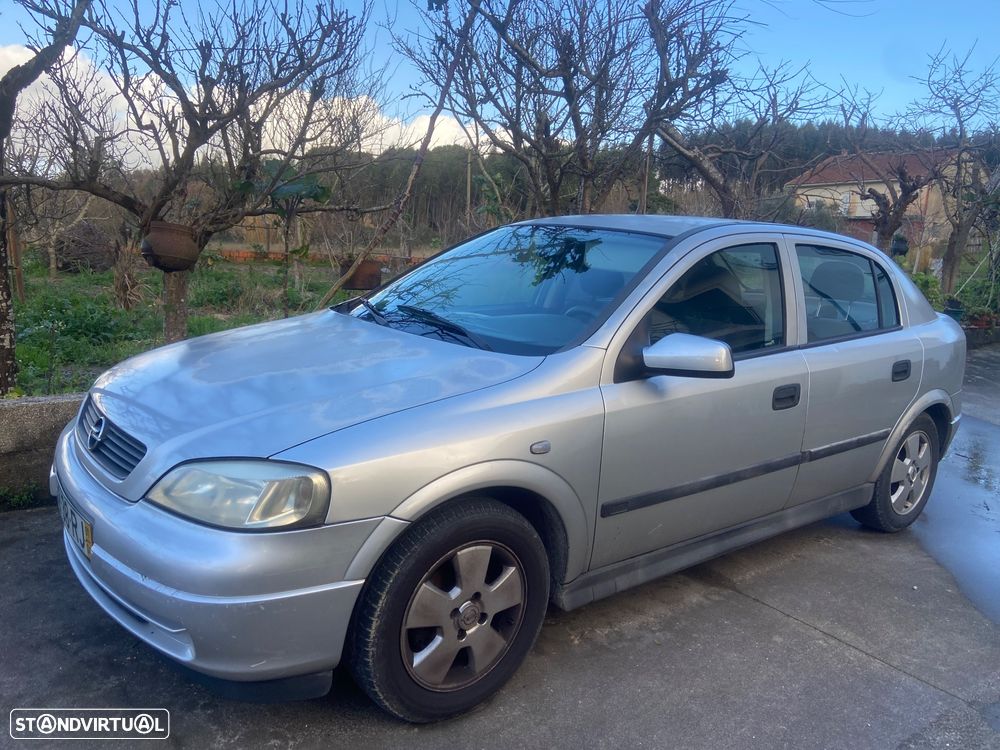 Opel Astra 1.2 Club - 2