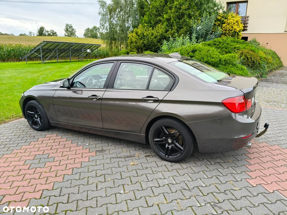 BMW Seria 3 316d - 18