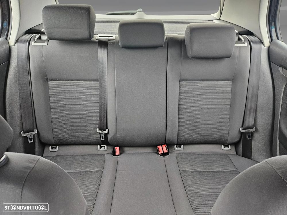 VW Golf 1.9 TDi BlueM. Confortline - 24