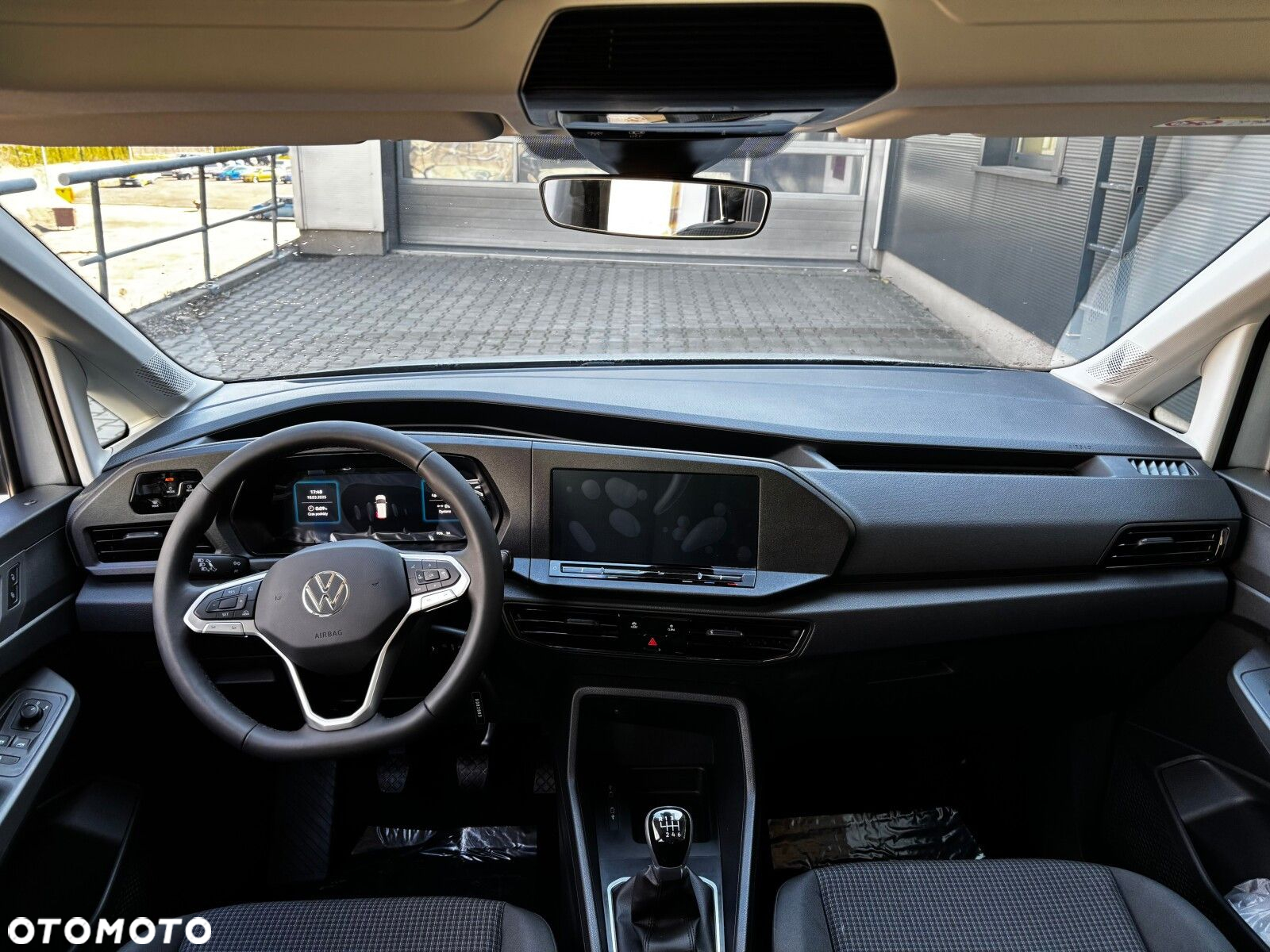 Volkswagen Caddy 2.0 TDI 102 KM 6-bm 5-miejsc - 24