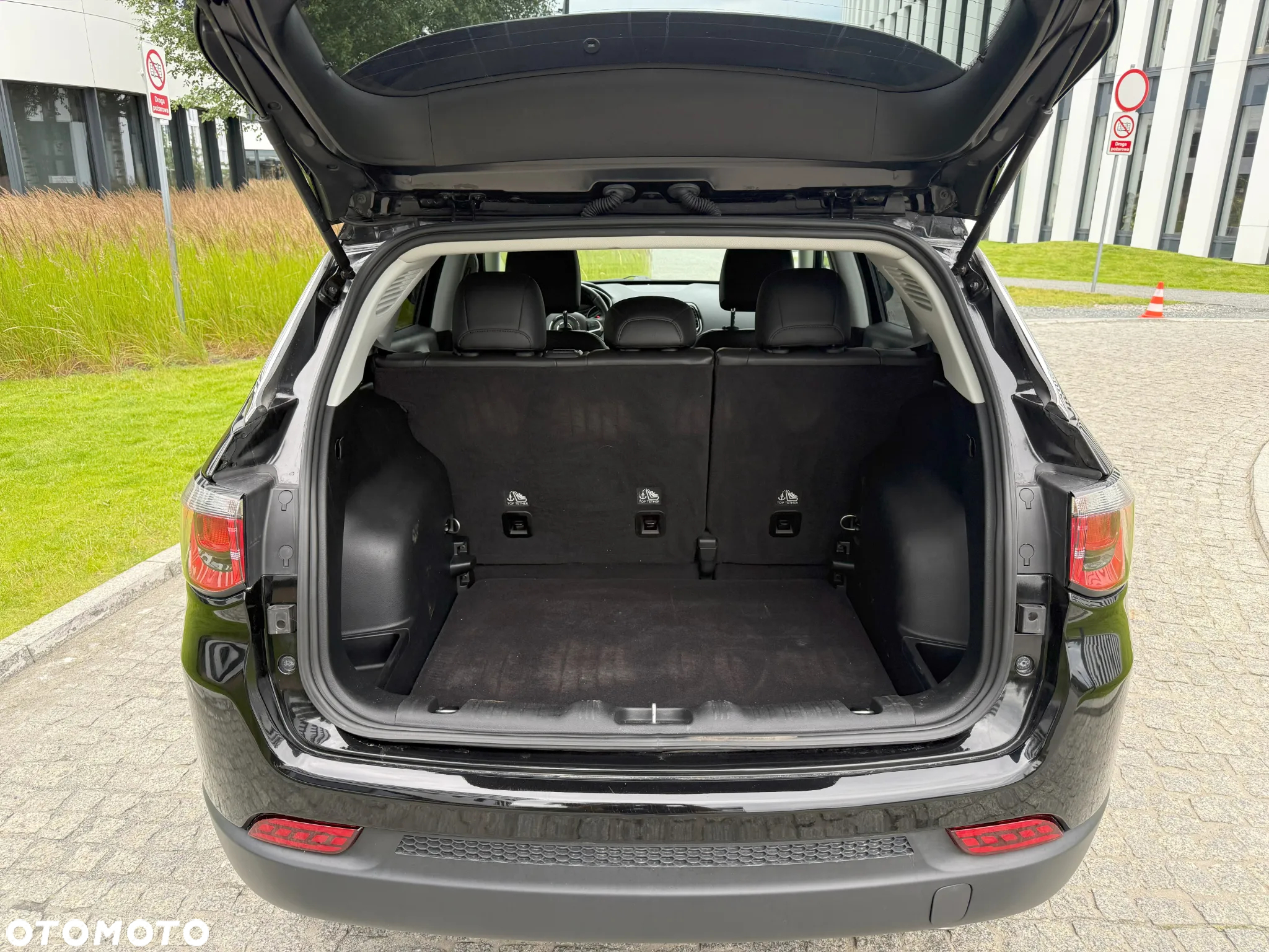 Jeep Compass - 10