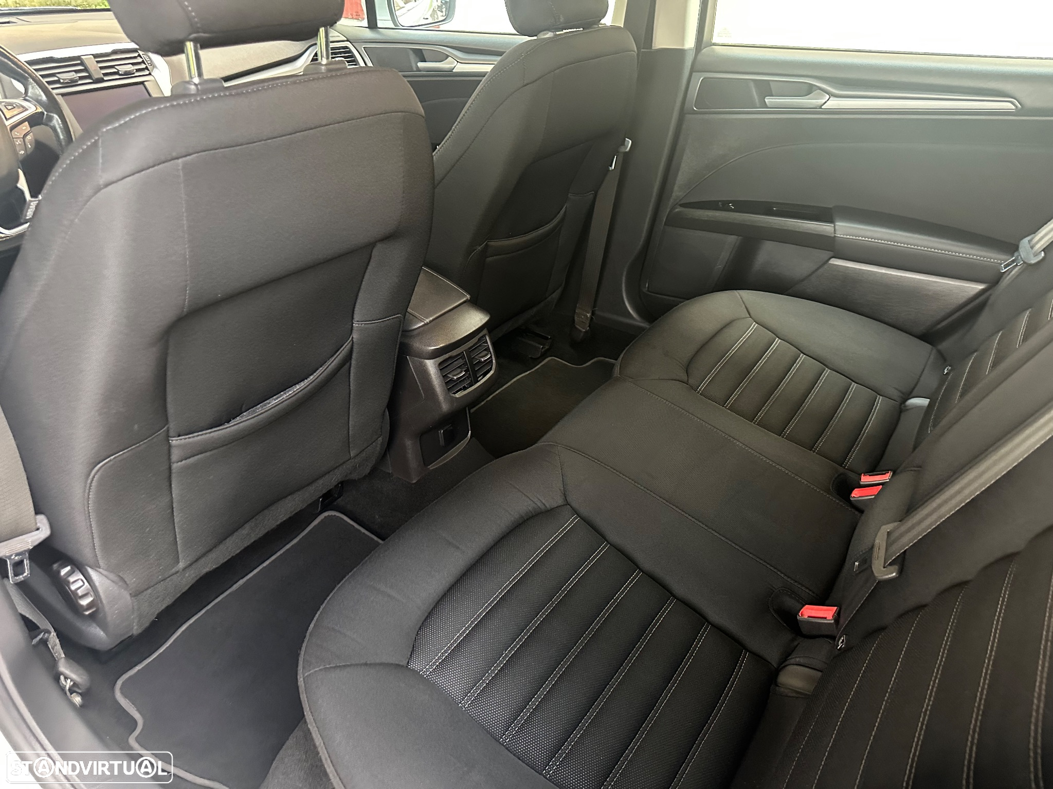 Ford Mondeo SW 1.5 TDCi Business Plus ECOnetic - 11