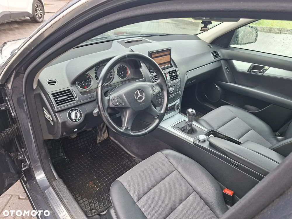 Mercedes-Benz Klasa C 220 CDI DPF Avantgarde - 8