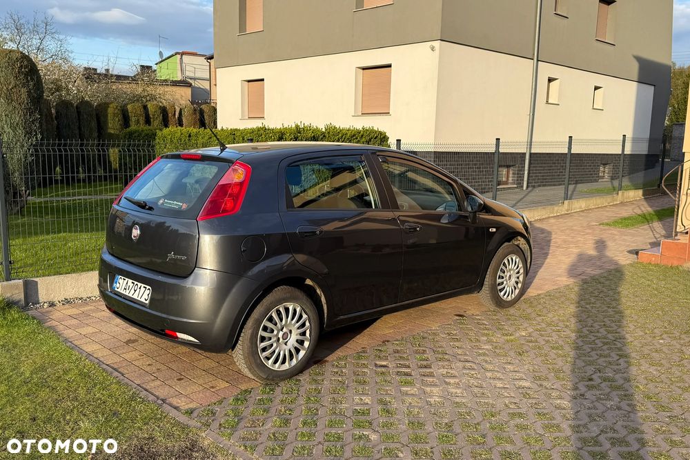 Fiat Grande Punto Actual 1.4 8V Estiva Blue&Me - 5