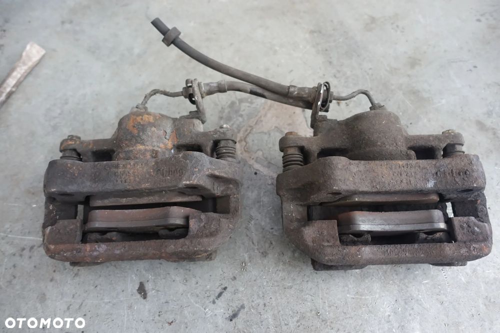 ZACISK LEWY PRAWY PRZÓD VW T4 1.9 TD - 4