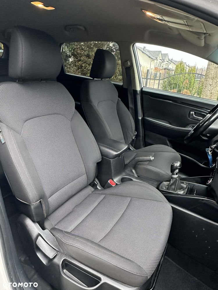 Kia Carens 1.7 CRDi 115 Dream Team Edition - 37