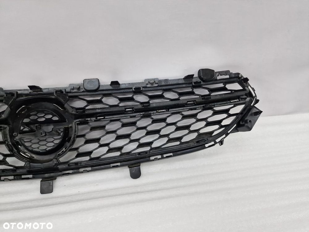 OPEL CORSA F 19- ATRAPA / GRILL PRZEDNI PRZÓD / CHROMOWANE PASECZKI , NR 9829474180 / 982947418000 , NR AUKCJI GL4 - 13