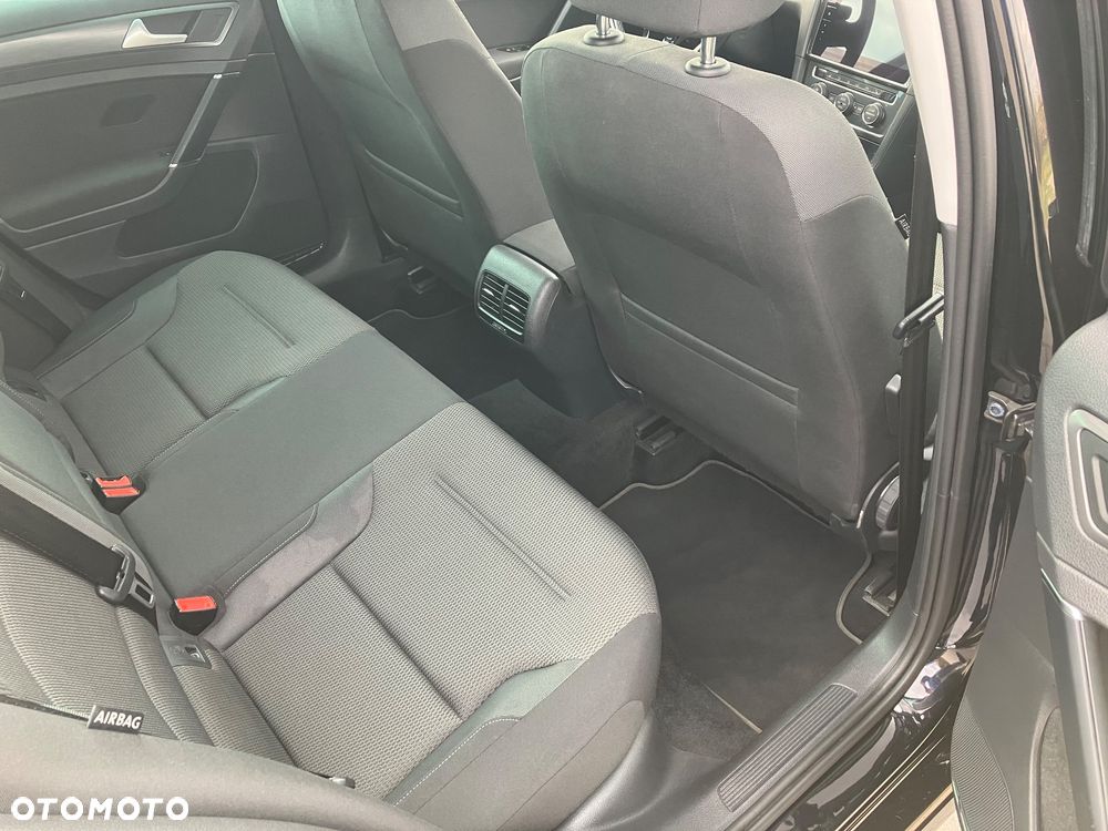 Volkswagen Golf - 9