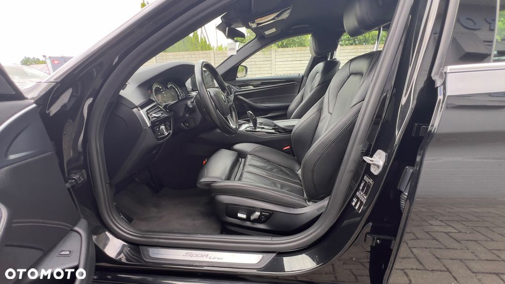 BMW Seria 5 520i Sport Line - 23