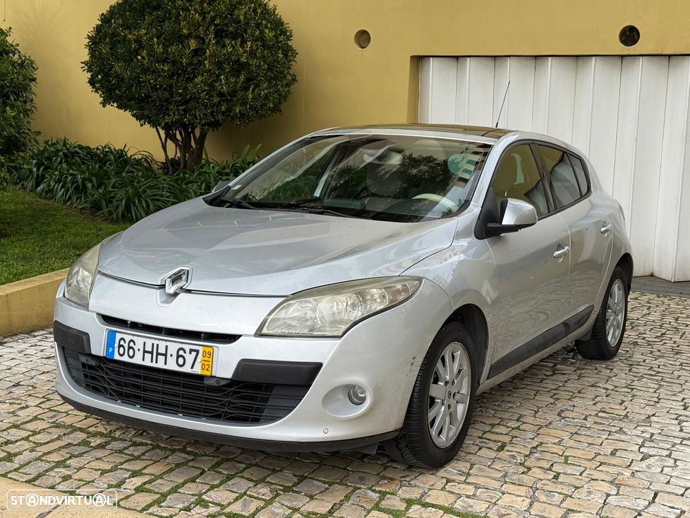 Renault Mégane 1.5 dCi Dynamique S - 1