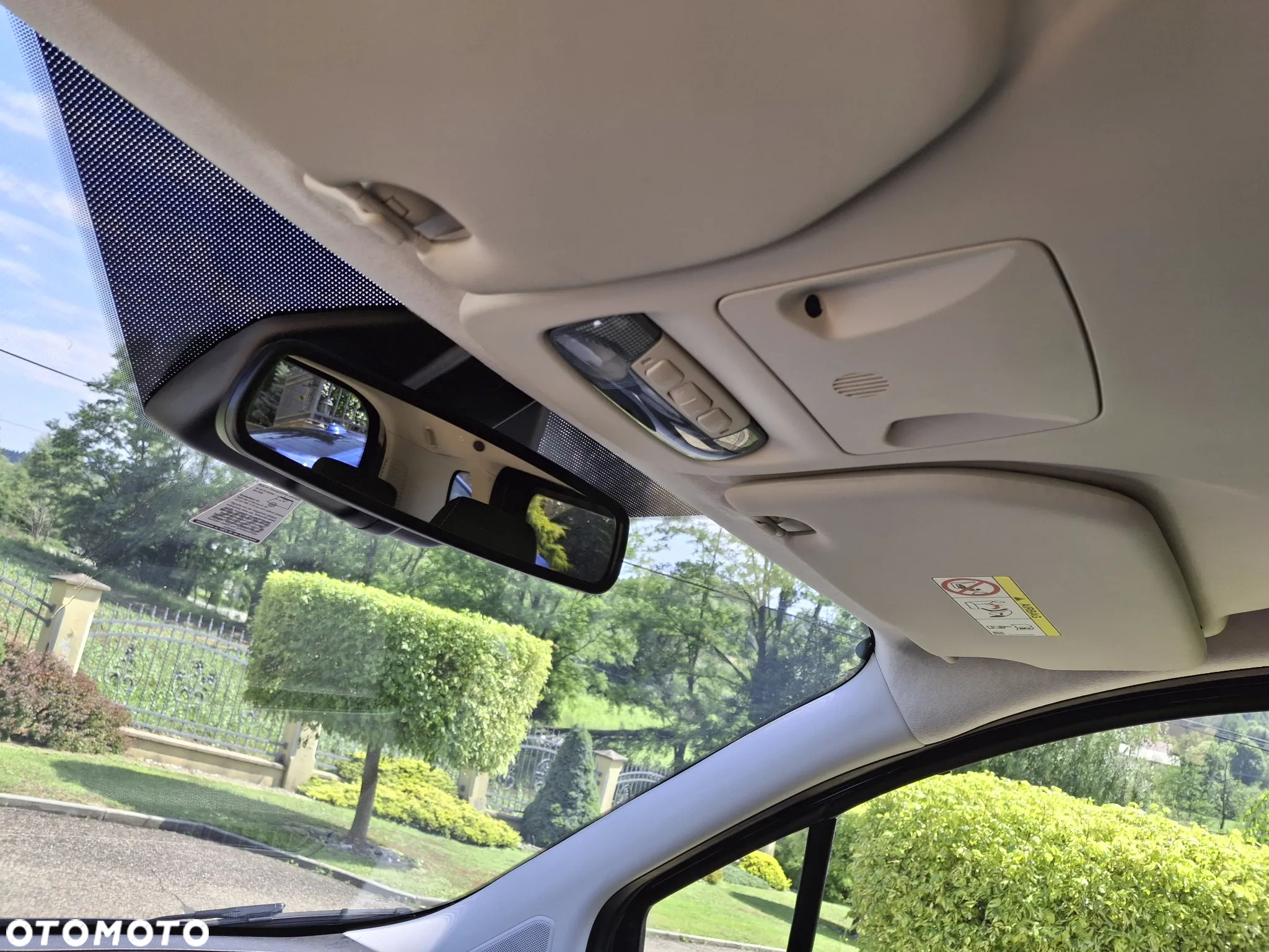 Ford Tourneo Courier 1.0 EcoBoost Ambiente - 24