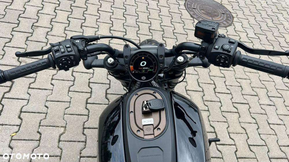Harley-Davidson Sportster - 13