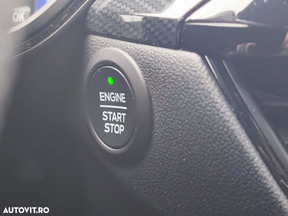 Ford Kuga 2.5 Duratec FHEV ST-LINE - 32