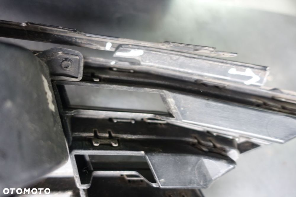 ATRAPA GRILL VW PASSAT B8 GTE - 9