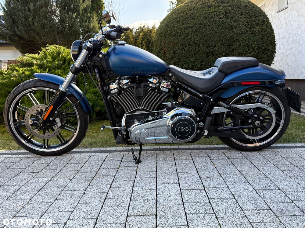 Harley-Davidson Softail Breakout - 13