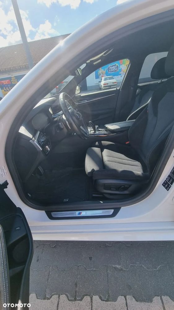 BMW Seria 5 520d xDrive - 18