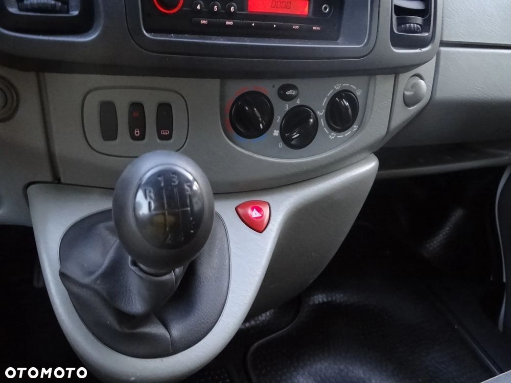 Opel Vivaro - 15