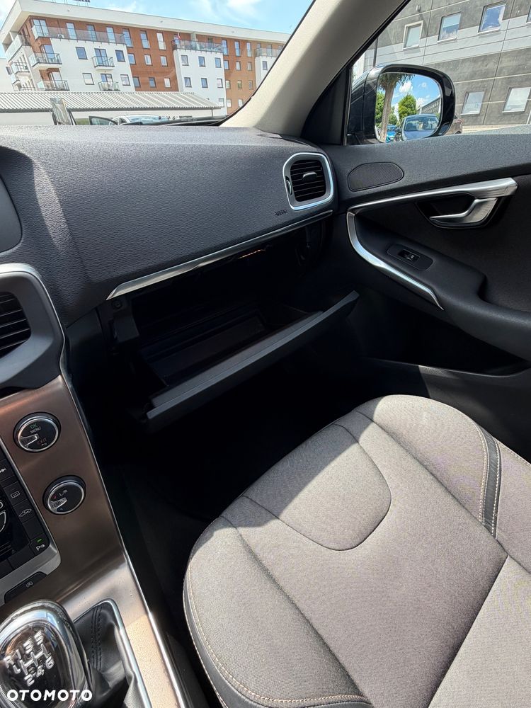 Volvo V40 Cross Country D2 Momentum - 17