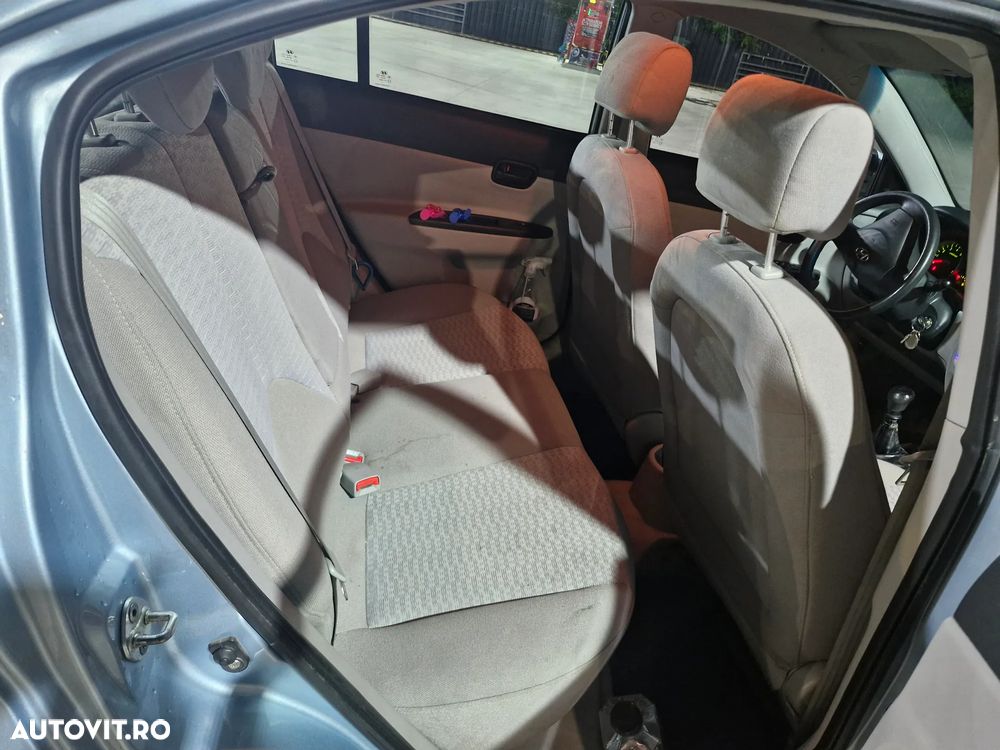 Hyundai Accent MC 1.4 DOHC GL A/C - 12