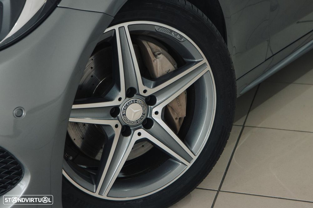 Mercedes-Benz C 300 BlueTEC Hybrid AMG Line - 5