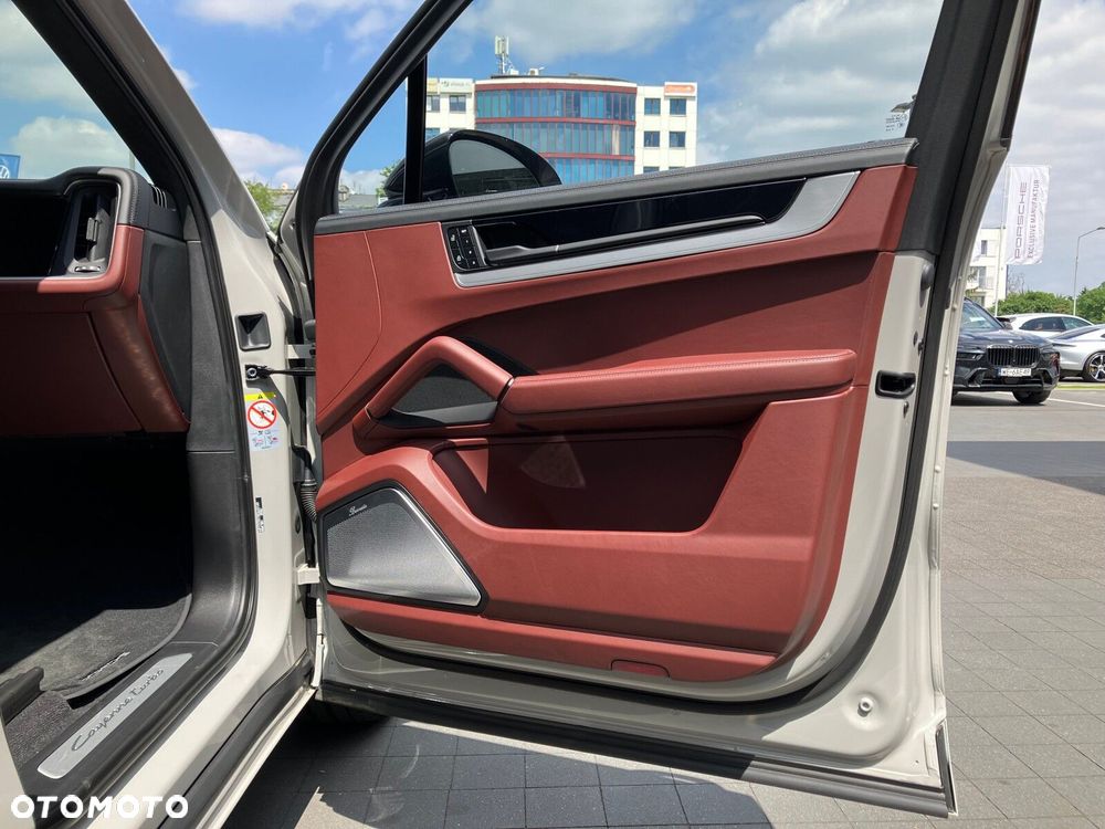Porsche Cayenne - 24