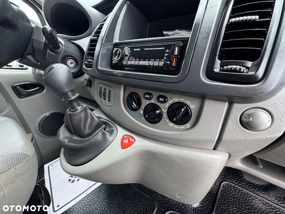 Renault Trafic - 12