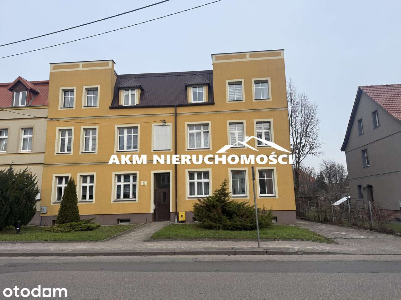 Mieszkanie na pierwszym piętrze w kamienicy