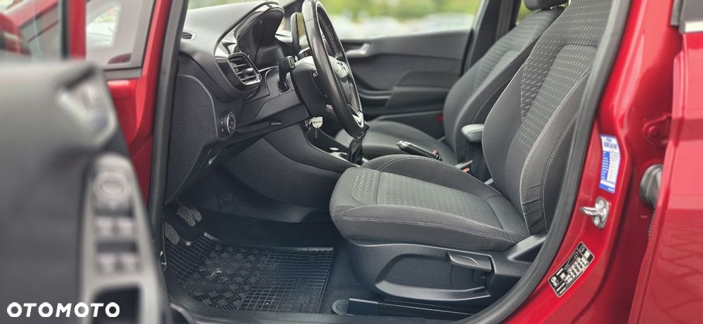 Ford Fiesta 1.1 S&S TITANIUM - 32