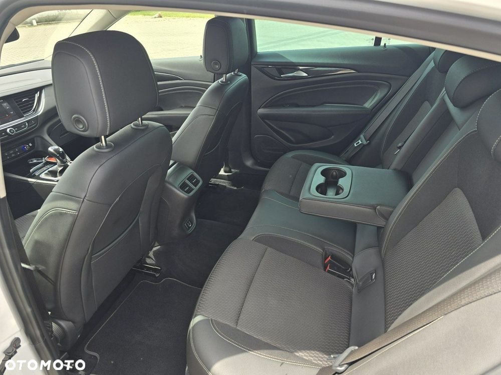 Opel Insignia - 21
