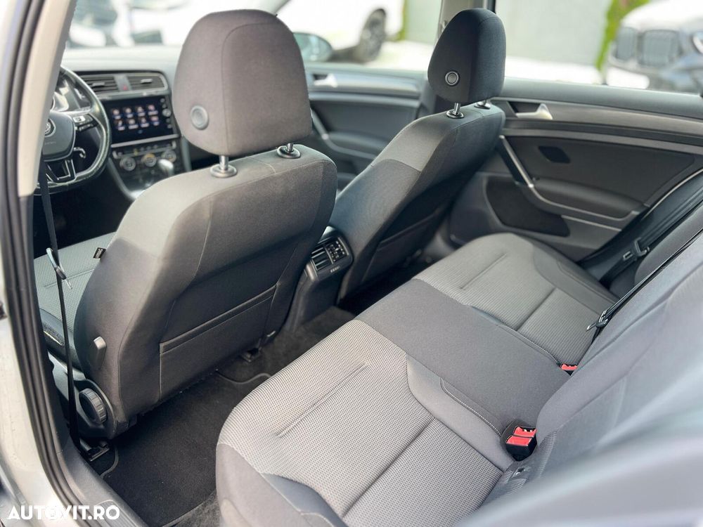 Volkswagen Golf - 17