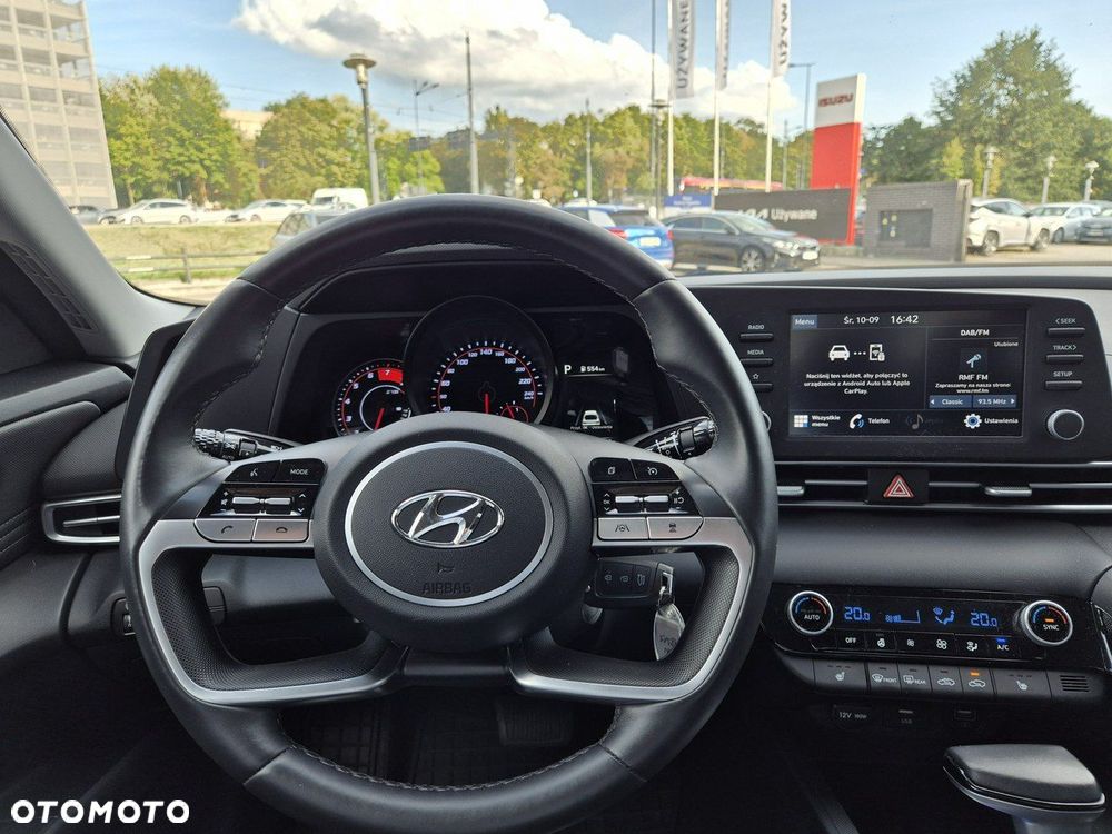 Hyundai Elantra - 17