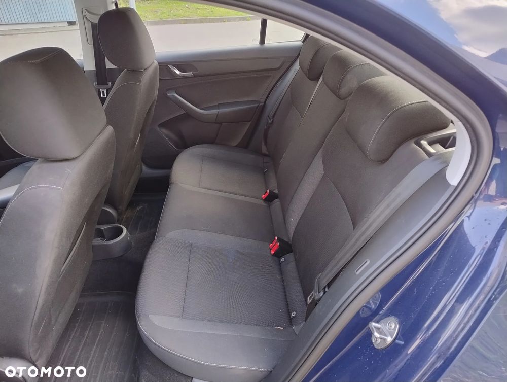 Skoda RAPID 1.2 TSI Edition - 3