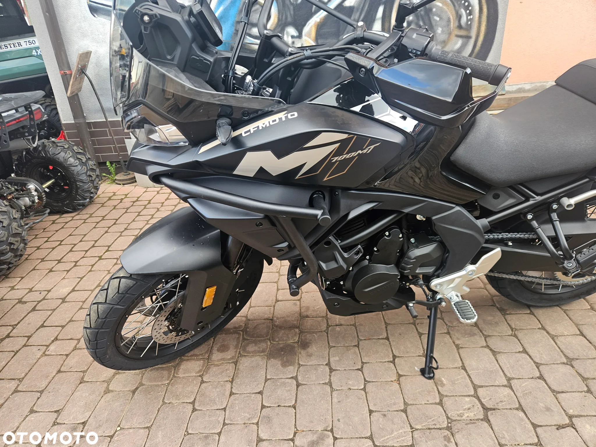 CFMoto MT - 3